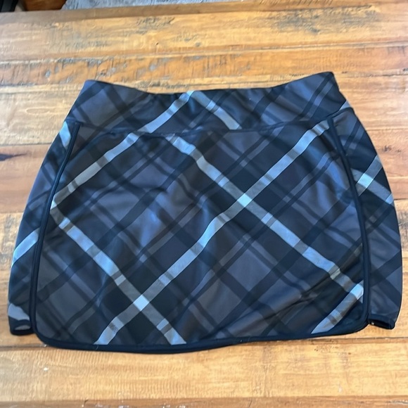 Athleta Dresses & Skirts - Athleta fleece lined skirt, size large